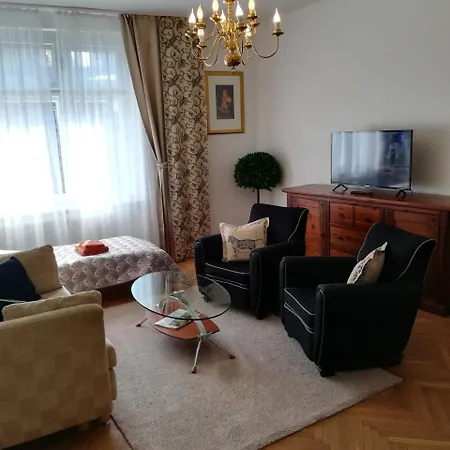 公寓 Halada House 卡罗维发利