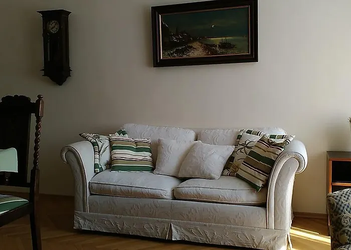 Halada House Apartman *