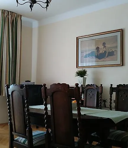 Halada House Apartman *