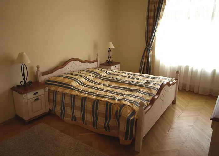 Apartman Halada House *