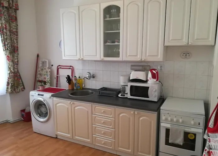 Halada House Apartman *