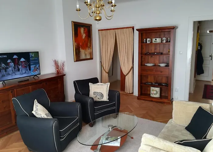 Apartman Halada House