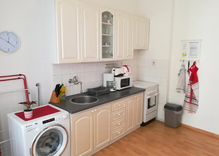 Apartman Halada House *