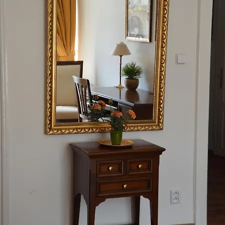 Lägenhet Halada House *