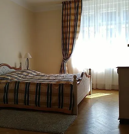 Lägenhet Halada House