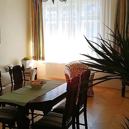 Halada House Apartments *