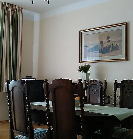 Halada House Apartament *