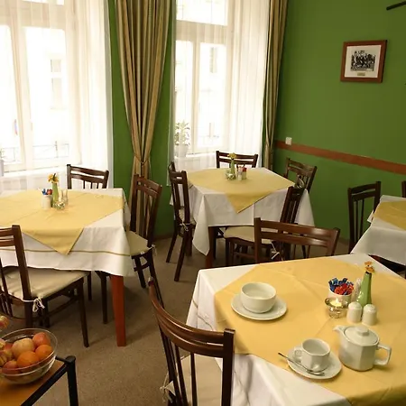 Halada House Apartments *