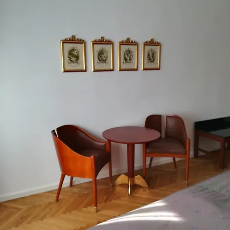 Lägenhet Halada House *