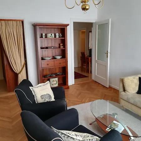 Halada House Apartments *