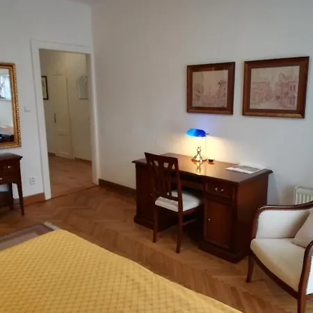 Apartament Halada House